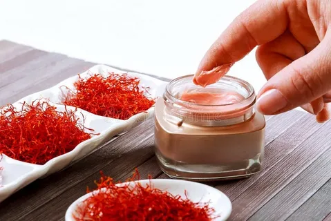 تصویر 4 از زعفران ارگانیک برداشت شده از مزارع سالم